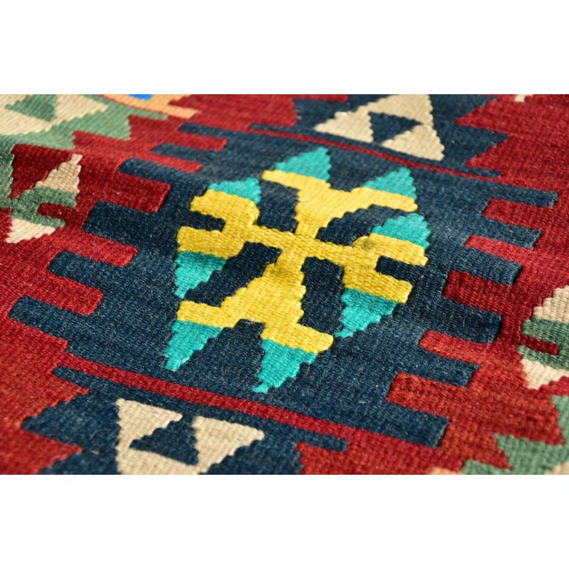 1970s Turkish Red Handmade Natural Wool Small Rug For Sale In Sacramento - Image 6 of 10