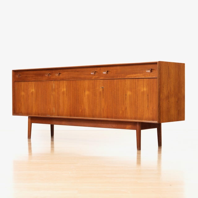 Mid-Century Modern Mid Century Credenza Buffet by Dalescraft For Sale - Image 3 of 12