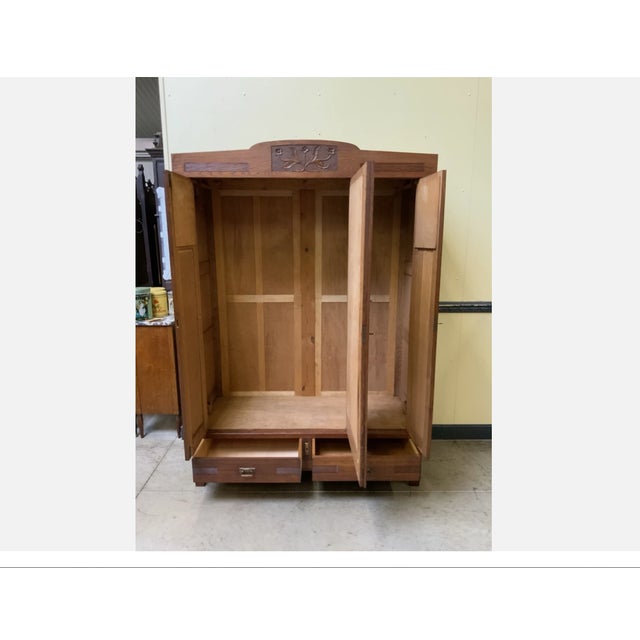 Age: circa 1910 Wood type: solid oak Condition: very good, meticulously maintained, fully restored original condition...