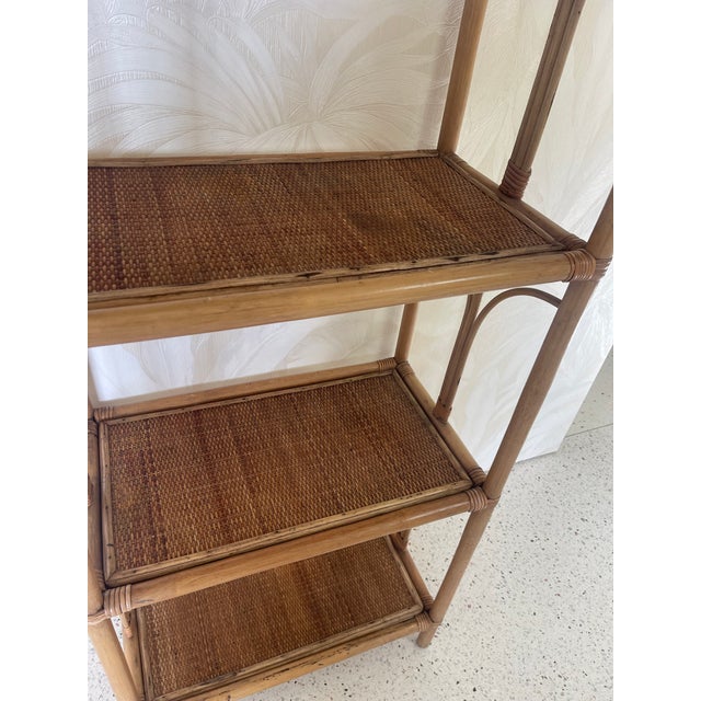 1960s Italian Bamboo Rattan Bohemian French Riviera Étagère Bookshelf For Sale In Los Angeles - Image 6 of 9