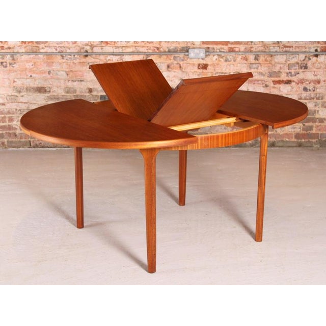 Mid-Century Round Extending Teak Dining Table from McIntosh, 1970s For Sale - Image 3 of 13