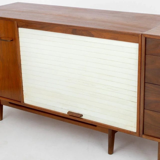 Jens Risom Walnut Credenza For Sale In New York - Image 6 of 9