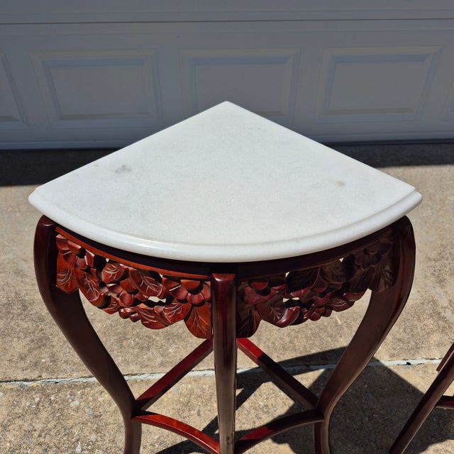 Late 20th Century Carved Red Mahogany Stone Top Corner Tables Pedestals Plant Stands, a Pair For Sale In Washington DC - Image 6 of 15
