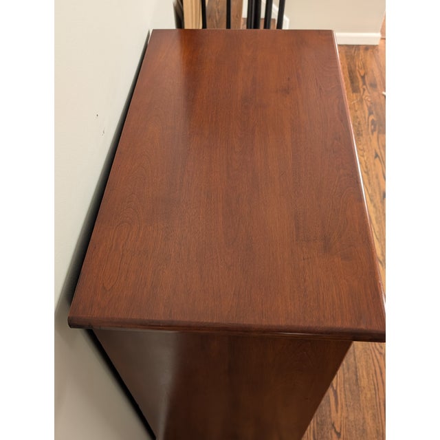 1950's French & Heald Solid Rock Maple 5-Drawer Dresser For Sale In New York - Image 6 of 12