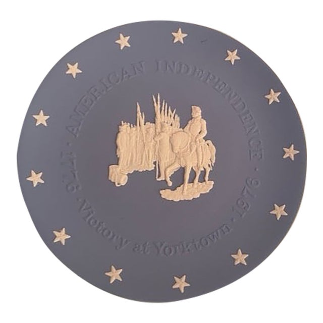 Wedgwood Jasperware American Bicentennial 1976 Plate Yorktown Virginia For Sale