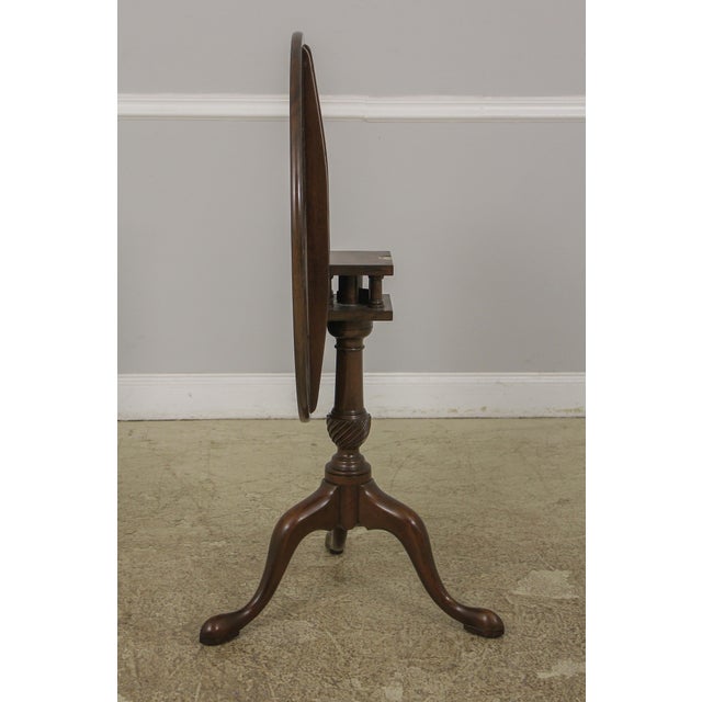 Kittinger Historic Newport Round Mahogany Tilt Top Table Chairish