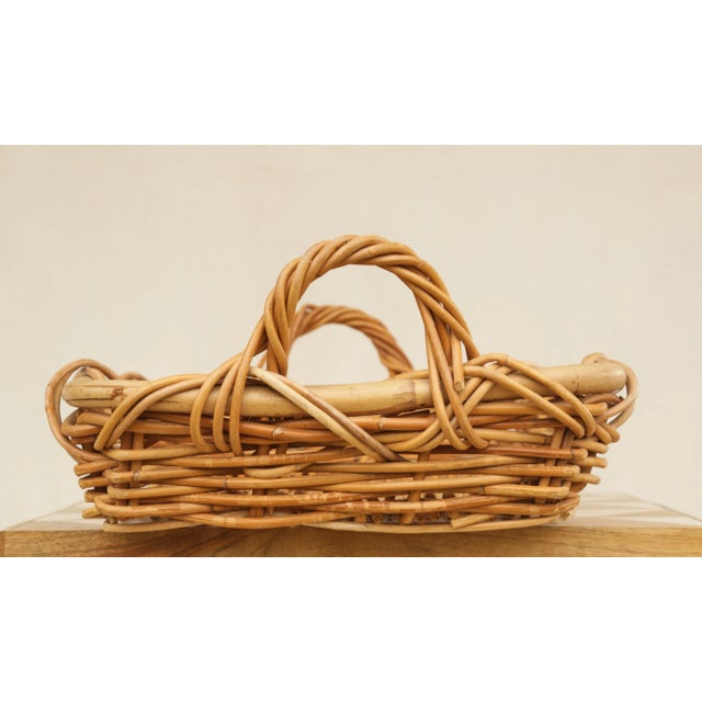 Mid-Century Modern 1950s Mid-Century Vintage Chunky Rectangular Wicker Bread Basket With Handles For Sale - Image 3 of 18