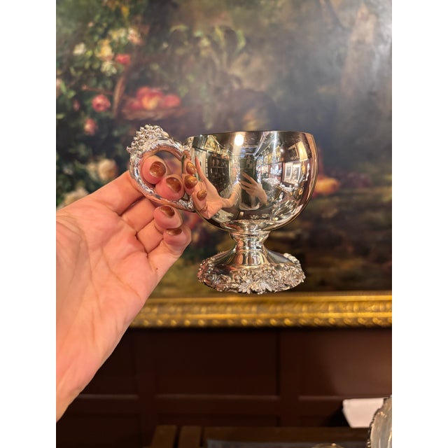 Silver Vintage Webster Wilcox Silver Plate Punch Bowl Set, 16-Piece Grapevine Pattern, Large Bowl + 15 Cups [Gg] For Sale - Image 8 of 10