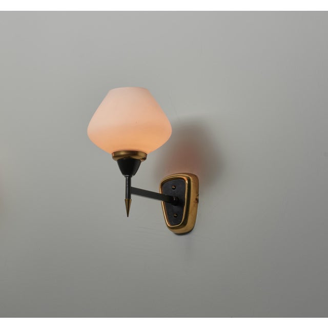 Mid-Century Modern Italian Wall Sconce in Brass and Opaline Glass, 1950s For Sale - Image 4 of 7