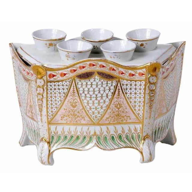 Large antique 18th / early 19th c. Worcester porcelain neoclassical bough pot decorated with a geometric scheme. Measures...