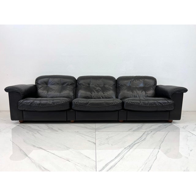 Mid-Century Modern De Sede Ds-101 James Bond Reclining Leather 3 Seat Sofa With 2 Ottomans For Sale - Image 3 of 10