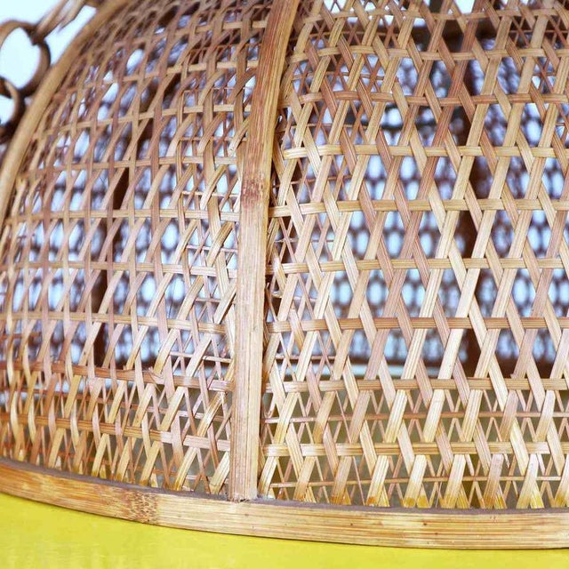 Item : this wicker pendant lamp is the perfect accessory for decorating spaces with a touch of natural elegance. Crafted...