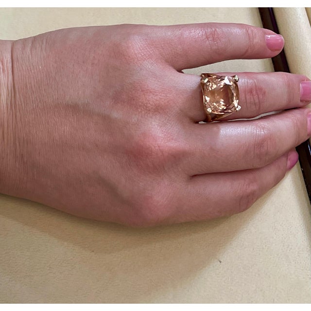 16 Carat Cushion Shape Morganite Cocktail Ring 14 Karat Yellow Gold Estate For Sale - Image 10 of 18