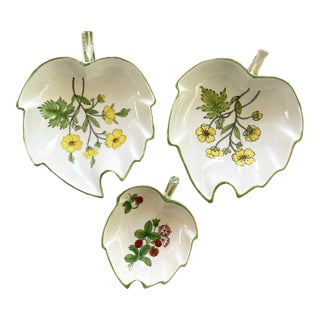 Set of Italian Vintage Painted Leaf Dishes For Sale