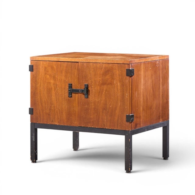 Milo Baughman for Directional Mid Century Walnut Nightstands - Pair For Sale - Image 9 of 11
