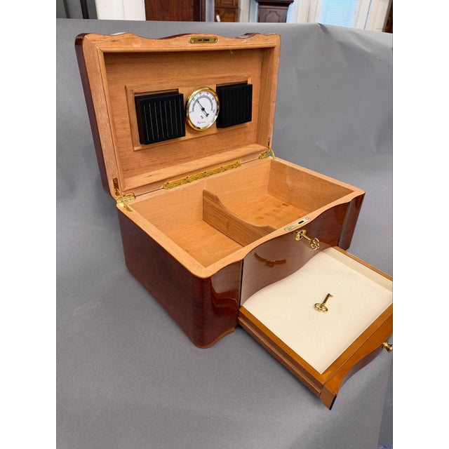 Wood 1960s Classic Mahogany Desktop Humidor For Sale - Image 7 of 9