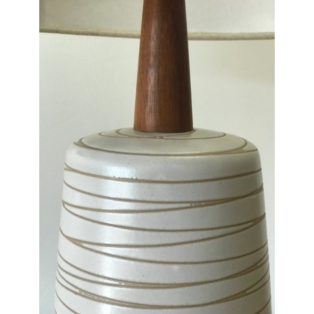Marshall Studios Jane and Gordon Martz Ceramic Table Lamp For Sale - Image 4 of 9