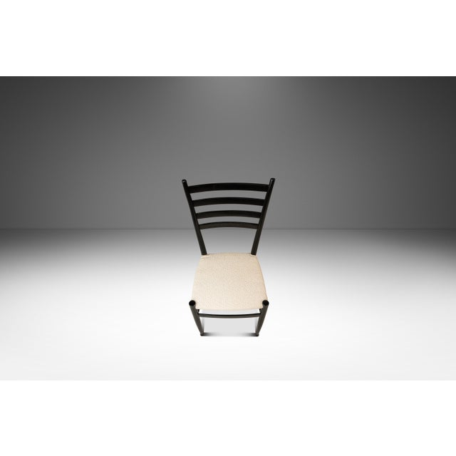 Set of Six (6) Mid-Century Italian Modern Bespoke Ebonized Dining Chairs in White Bouclé After Gio Ponti, Italy, C. 1960's For Sale - Image 9 of 18