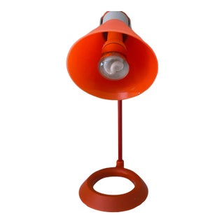 Postmodern Mathias Orange-Red Adjustable Desk Lamp With Circular Base – Retro Design For Sale