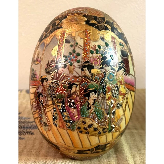 Vintage Geisha Gilded Porcelain Satsuma Egg For Sale - Image 4 of 4