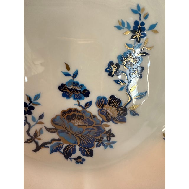 Art Deco 1980s Lenox "Pagoda" Pattern 11 Inches Diameter Cake Platter Scalloped Edges, Floral Design in Ivory and Blue With 24k Gold Trim For Sale - Image 3 of 18
