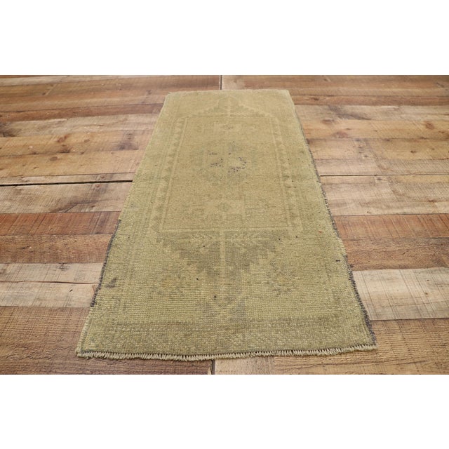 Textile Vintage Turkish Yastik Rug - 01'07 X 03'09 For Sale - Image 7 of 8