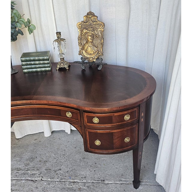 Wood Hekman, Federal Style, Kidney-Shaped Desk, 1970s For Sale - Image 7 of 17