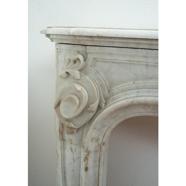 Antique Louis XV Style Fireplace in White Carrara Marble, Early 19th Century For Sale - Image 5 of 8