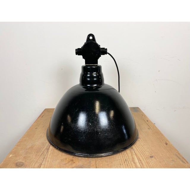 East German Black Enamel Factory Light by LBD Veb Leuchtenbau, Dresden, 1950s For Sale - Image 11 of 16