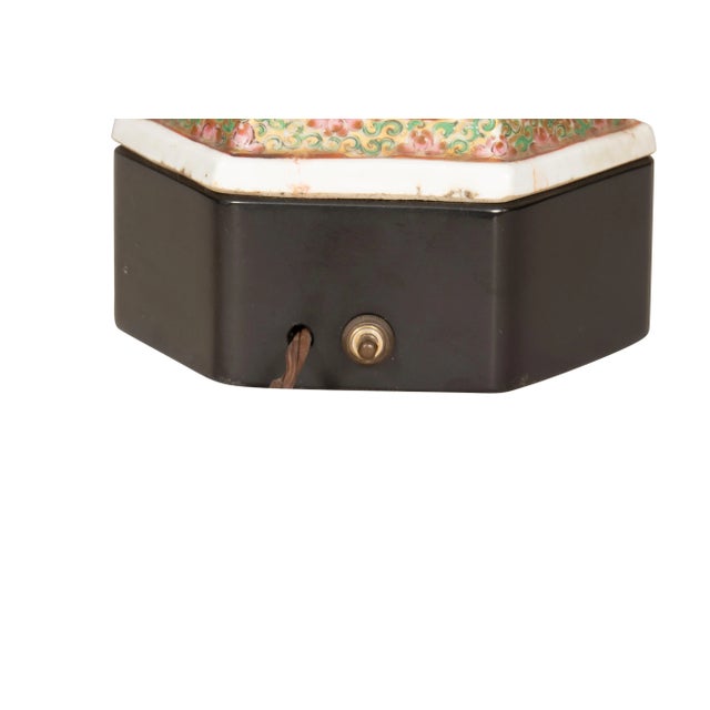 Mid 19th Century Chinese Famille Rose Hexagonal Table Lamps - A Pair For Sale - Image 5 of 13