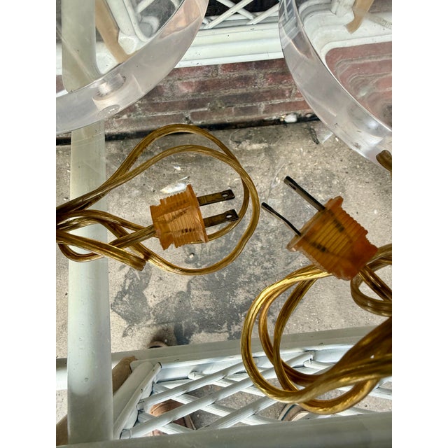 1970’s Herbert Ritts Attributed for Astrolite Hollywood Regency Lucite Helix Table Lamps - A Pair For Sale - Image 12 of 12