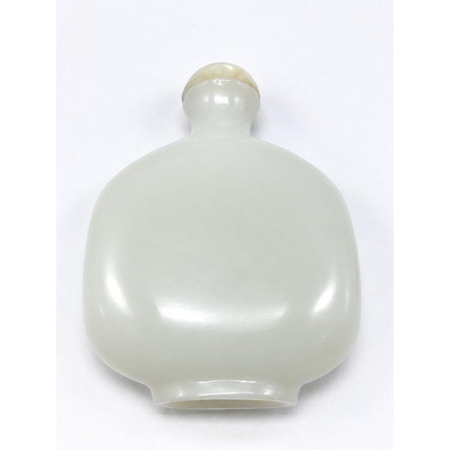 White Jade Snuff Bottle Hand Carved Minimalist Timeless Ming Style For Sale In Los Angeles - Image 6 of 13