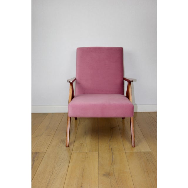 Vintage armchair B-310 VAR in pink Jade structural fabric from the 1970s. Classic Var B-310 armchair manufactured in the...