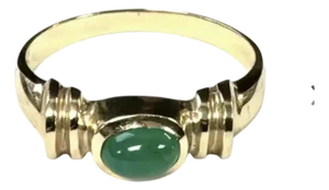 14k Gold and Oval Jadeite Cabochon Ring