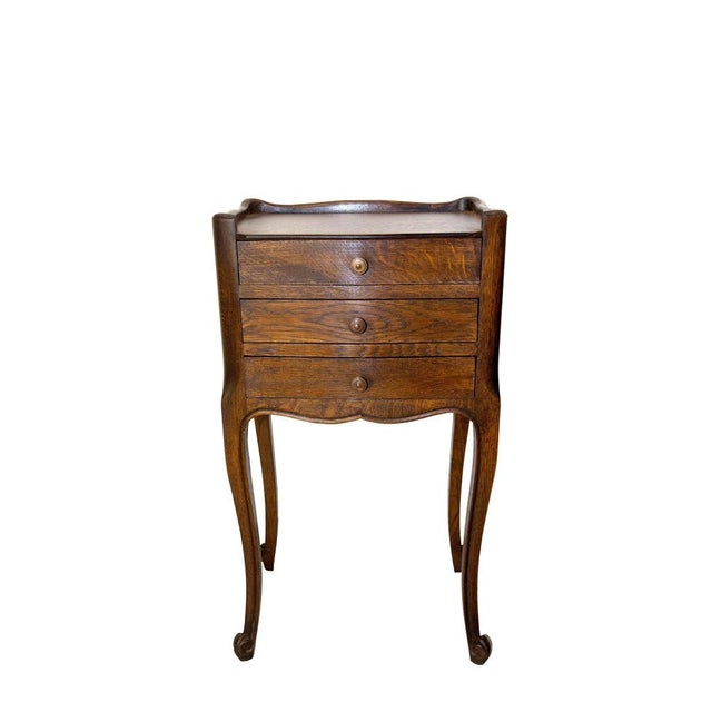 1970s French Louis XV Style Nightstands in Oak, 1970s, Set of 2 For Sale - Image 5 of 10