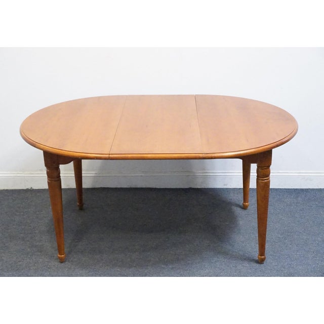 American Thomasville Furniture Solitaire Collection Early American Style 62" Dining Table 23221-711 For Sale - Image 3 of 12