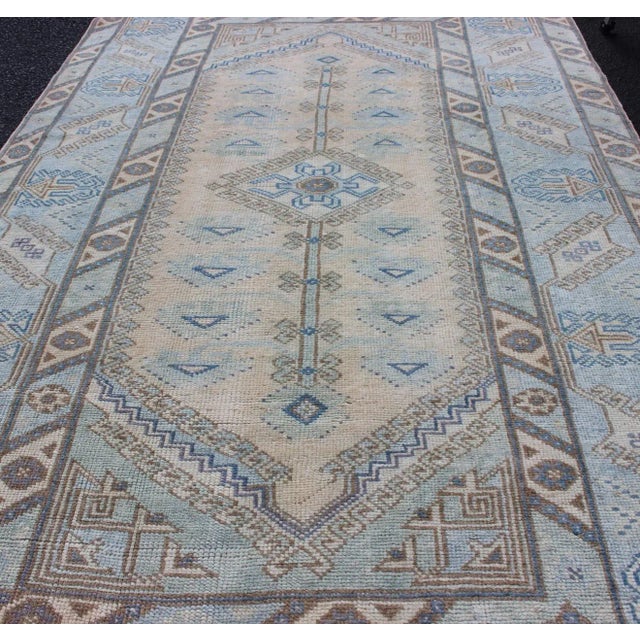 Hand Knotted Oushak Rug From Turkey With All Over Design in Blues and Cream For Sale In Atlanta - Image 6 of 11