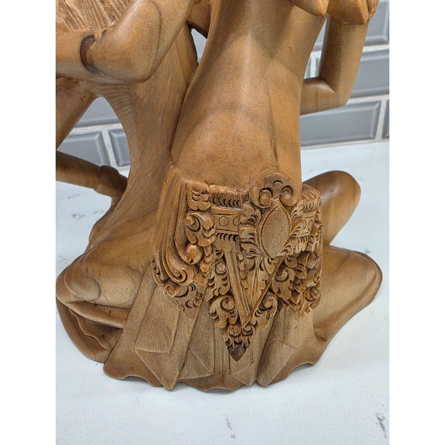 Late 20th-Century Balinese Modernist Rama & Sita – 11.5-Inch Wood Carving [User] For Sale - Image 9 of 12
