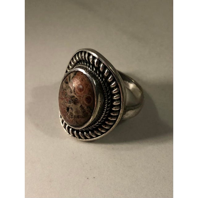 Rustic Vintage Agate Sterling Ring With Rope Detail (Size 8.75) For Sale - Image 3 of 11