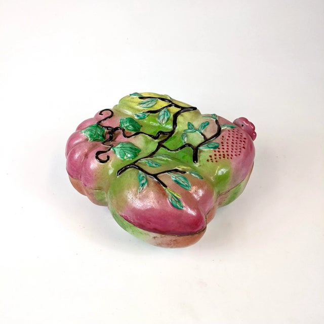 Chinese 19th Century Chinese Large Porcelain Box of Four Fruits For Sale - Image 3 of 7