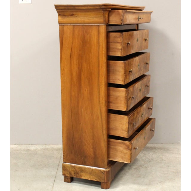 Louis Philippe Cappuccino weekly In solid walnut and walnut veneer Mid-19th century period - Louis Philippe Measurements:...