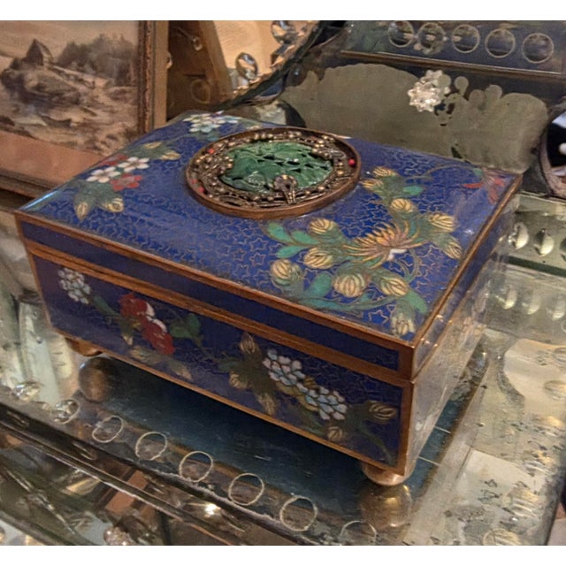 Chinese 1920's Chinese Cloisonne Enamel Box With Medallion For Sale - Image 3 of 12