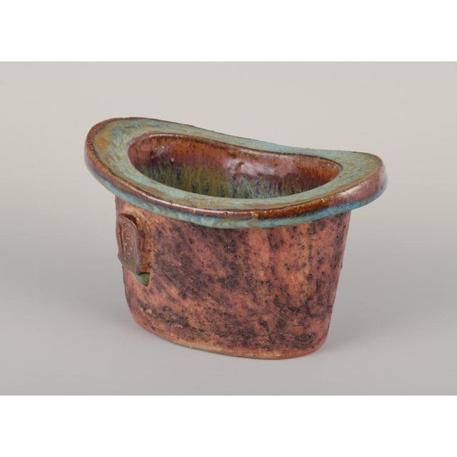 Curt Magnus Addin (1931-2007), Swedish ceramist. Own studio. Unique ceramic vase in a modernist style. Chamotte clay....