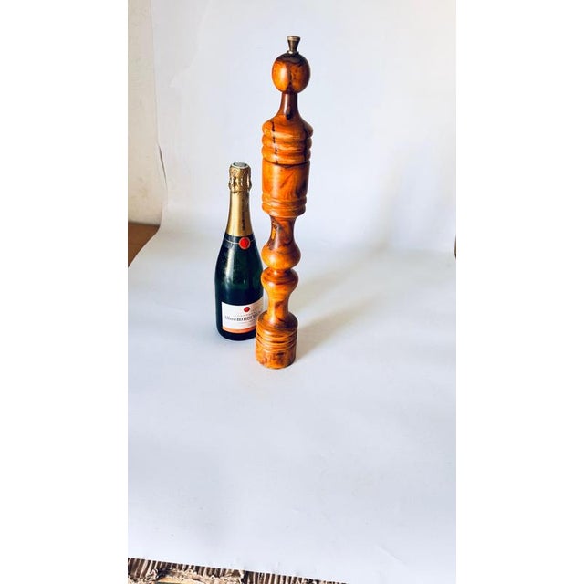 XXL French Provincial Olive Wood Pepper Mill, 1960s, Hand-Carved This impressive XXL-sized pepper mill, handcrafted from...