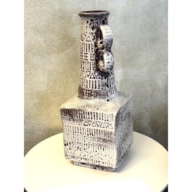 Ivory Mid-Century Modernist Ceramic Vase by Ernst Stauber for Bay, West Germany, 1960s For Sale - Image 8 of 8
