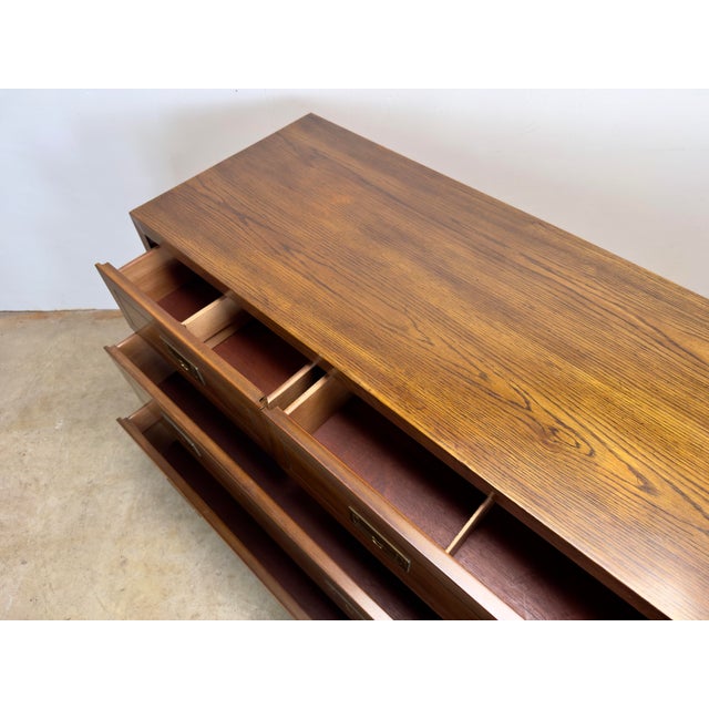 Henredon Scene One Campaign Style 7-Drawer Long Dresser in Oak & Brass For Sale In New York - Image 6 of 12