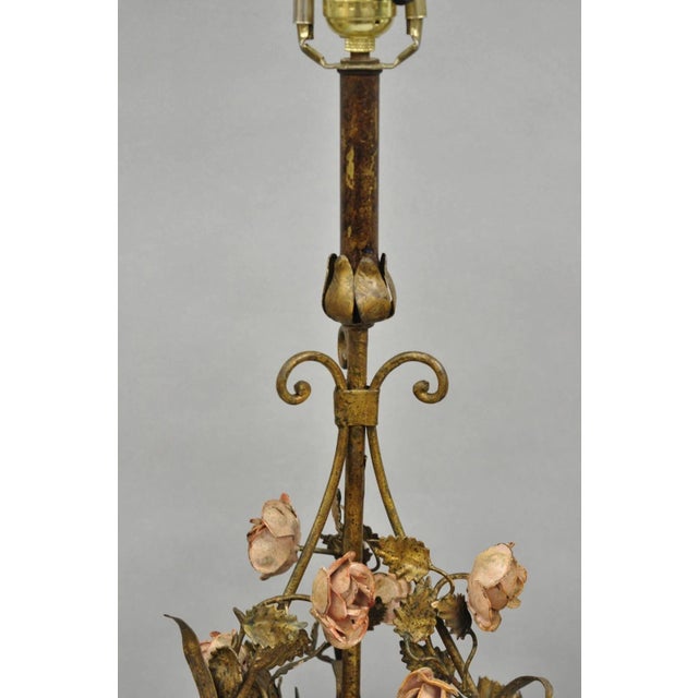 Early 20th Century Italian Hollywood Regency Gold Gilt Iron Metal Pink Rose Tall Table Lamps Pair For Sale In Philadelphia - Image 6 of 12