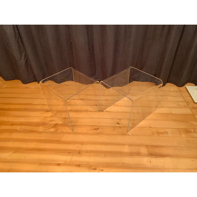 Vintage Side Tables in Acrylic, 1970s, Set of 2 For Sale - Image 17 of 18