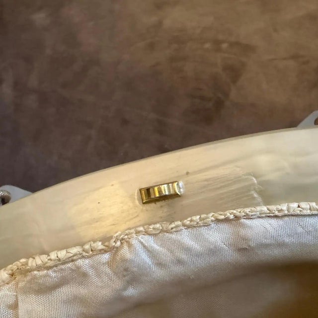 1950s 1950s High Quality Bakelite and Woven White Cotton Italian Hand-Bag For Sale - Image 5 of 17