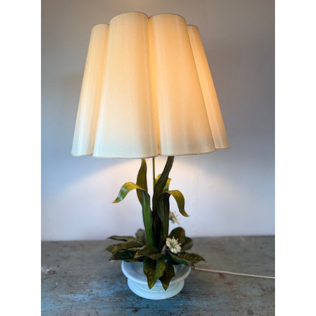 1960s 1960s Mid-Century Modern Tole Safran & Glucksman Floral Table Lamp and Scalloped Silk Shade - 38" Tall For Sale - Image 5 of 17